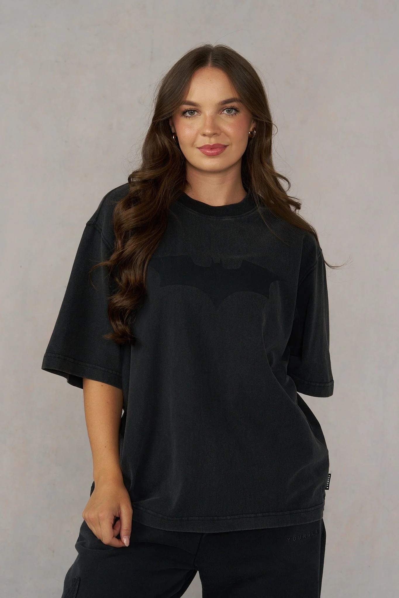 W4103 Batman Lived-in Tee - Image 5