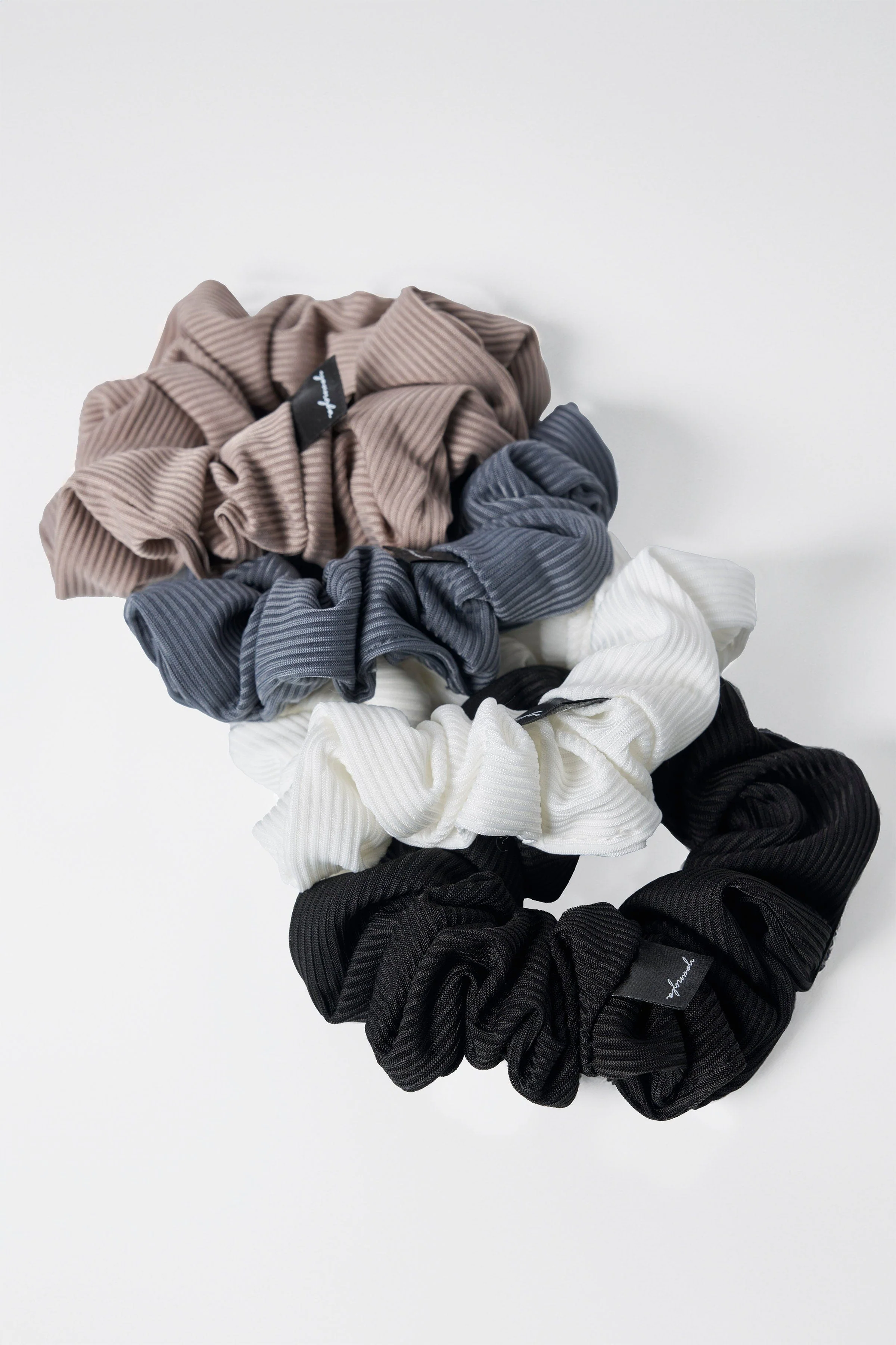 W625 Ribbed Scrunchie - Image 3